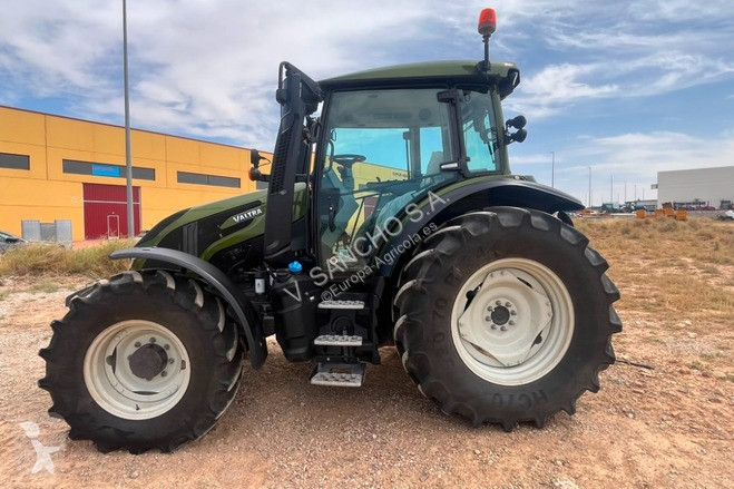 Tractor Valtra VALTRA G135A