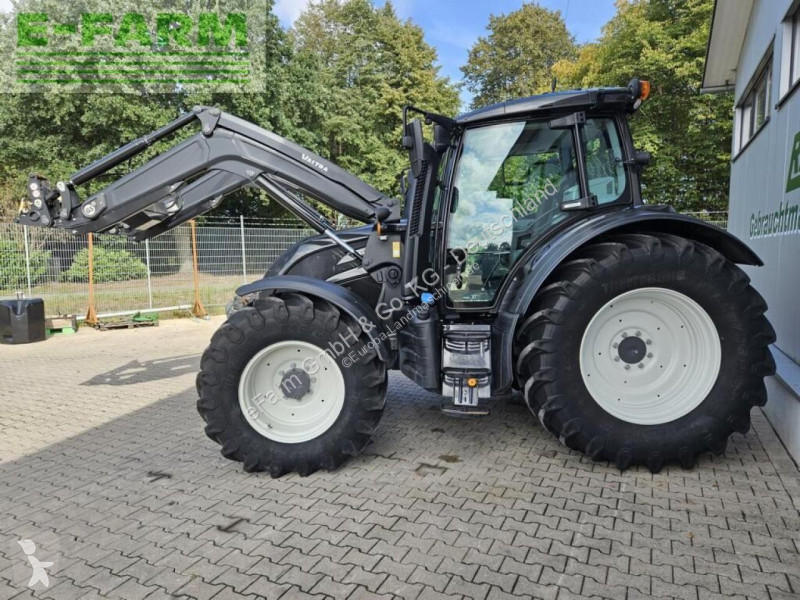 Tracteur agricole Valtra  n 175 active
