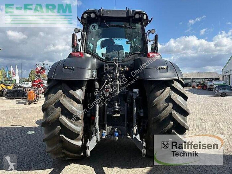 Tracteur agricole Valtra  q 305