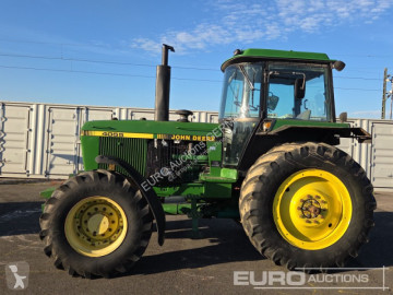 Tracteur agricole John Deere