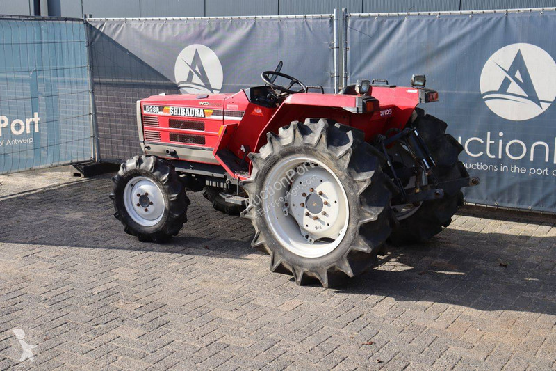 Tracteur agricole Shibaura D28F