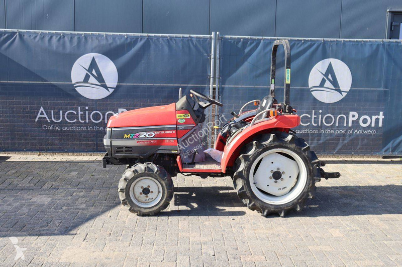 Tracteur agricole Mitsubishi MTZ20