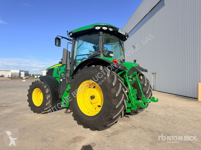 Zemědělský traktor John Deere 7230R