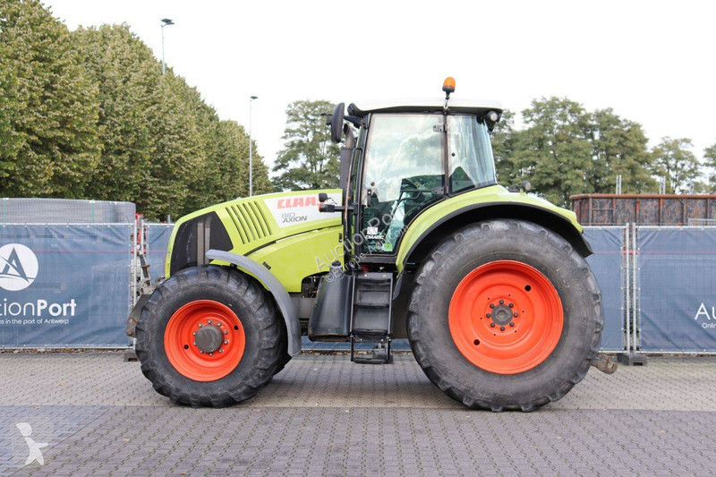 Zemědělský traktor Claas Axion 810