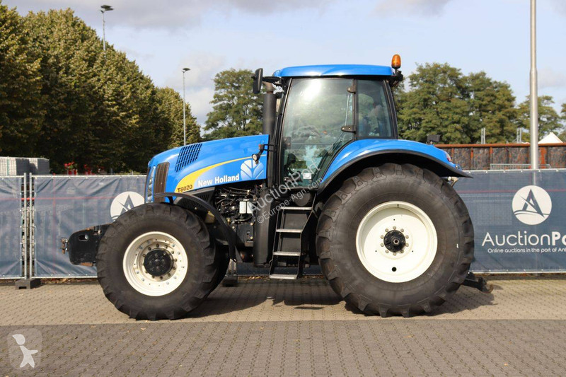 Zemědělský traktor New Holland T8020