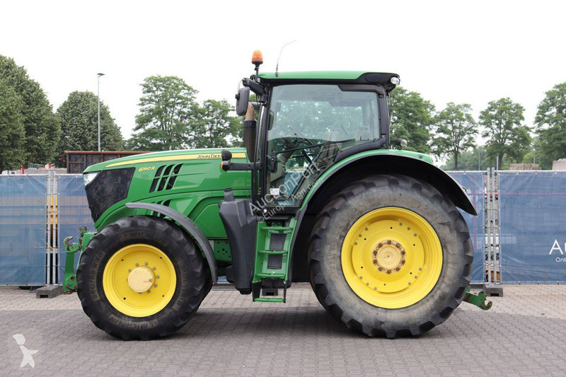 Zemědělský traktor John Deere 6190R