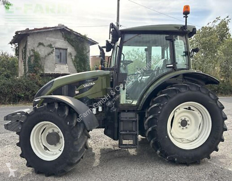 Tractor Valtra  a105