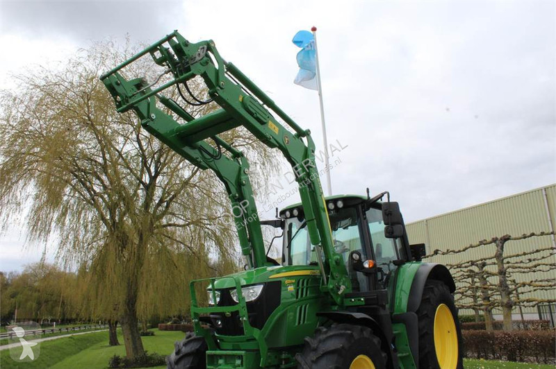 Tractor John Deere 6120M with 623R loader
