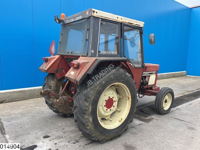 جرار زراعي International 744 54 kW 72 HP, Manual