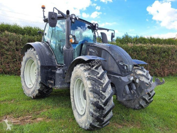 Tractor Valtra