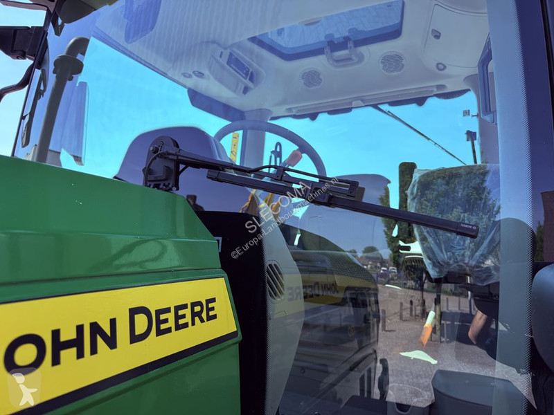Tractor agrícola John Deere 130 Command Pro...