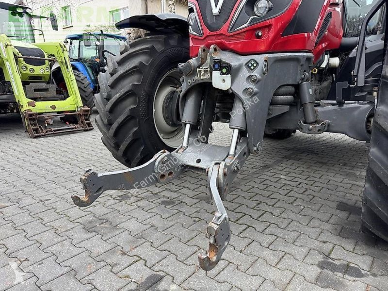 Valtra  t234 versu tractor