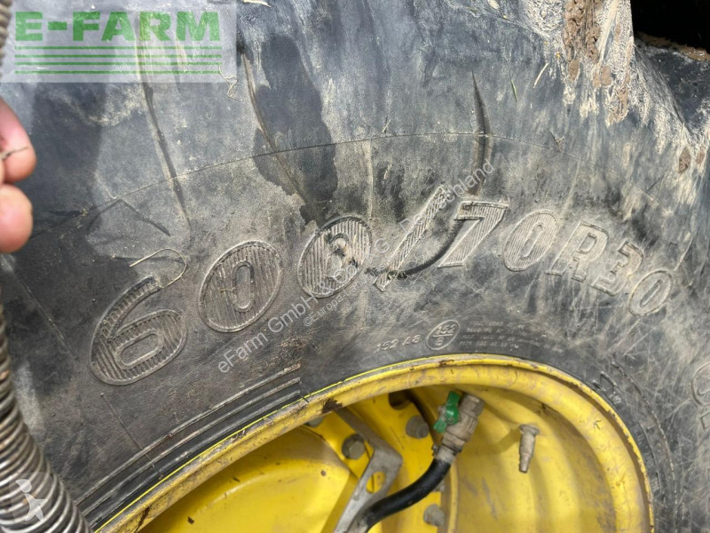 Lantbrukstraktor John Deere 7215R