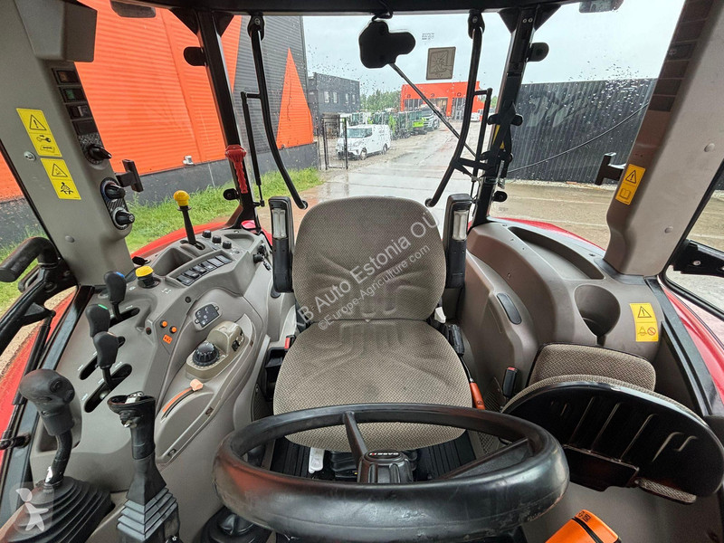 Lantbrukstraktor  Farmall 105U FRONT BUCKET