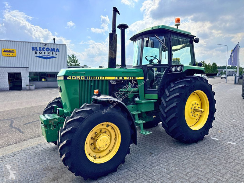 Lantbrukstraktor John Deere 4050 4WD
