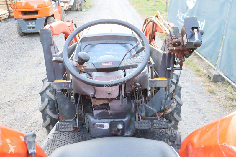 جرار زراعي Kubota GL-29