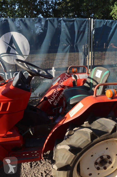 جرار زراعي Yanmar YM1802D