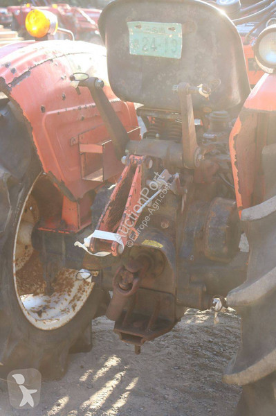 Zemědělský traktor Hinomoto E264