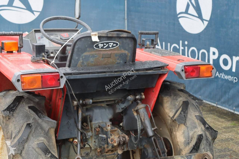 Сільськогосподарський трактор Yanmar...