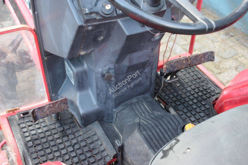 Сільськогосподарський трактор Yanmar F18D