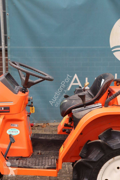 Сільськогосподарський трактор Kubota B1-14 Bulltra