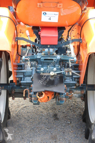 Сільськогосподарський трактор Kubota B1500DT