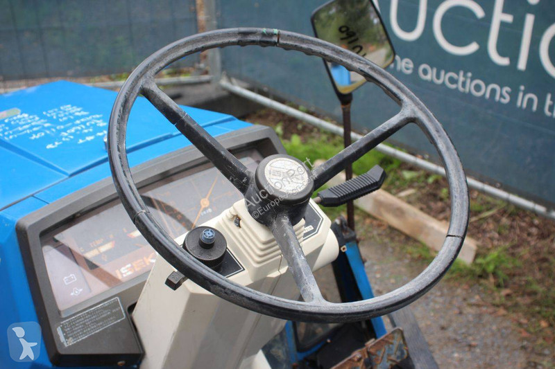 Сільськогосподарський трактор Iseki TU160F