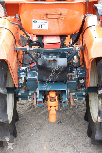 Сільськогосподарський трактор Kubota B1502DT