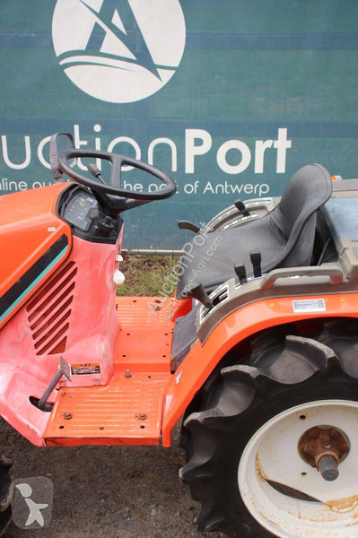 Kubota B52 tractor