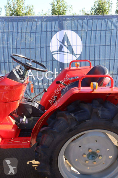 Tractor agrícola Yanmar YM1610D