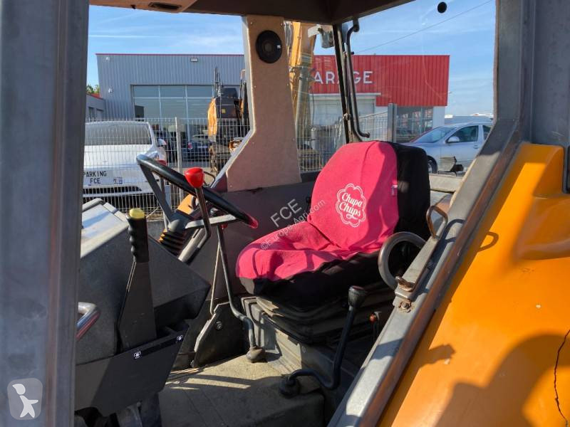 Tractor Renault 330  endommagé