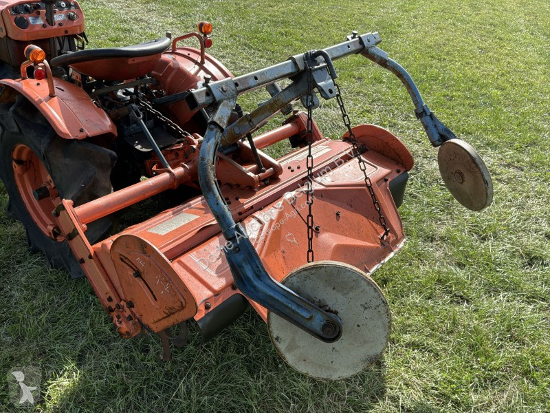 Tractor  B7001