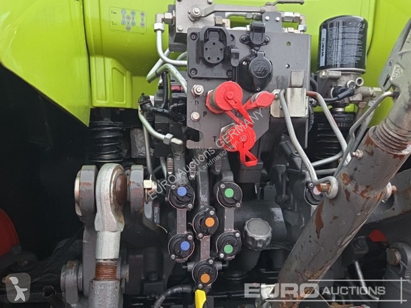 Tracteur agricole Claas Axion 870 CMATIC