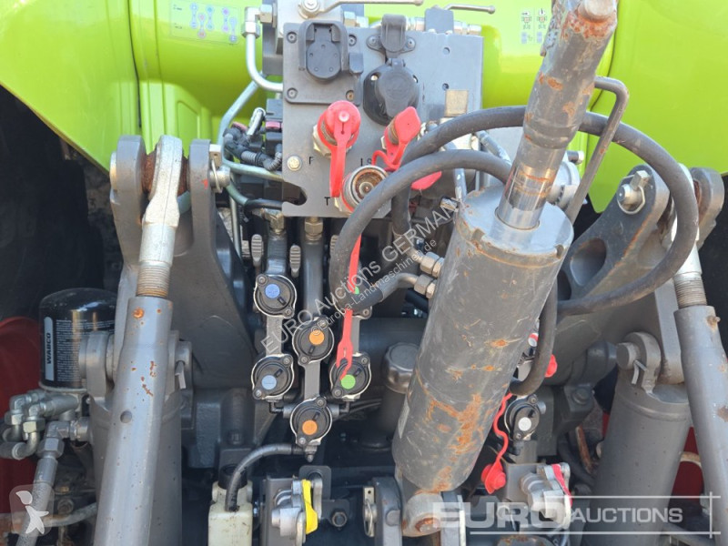 Tracteur agricole Claas Axion 830 CMATIC