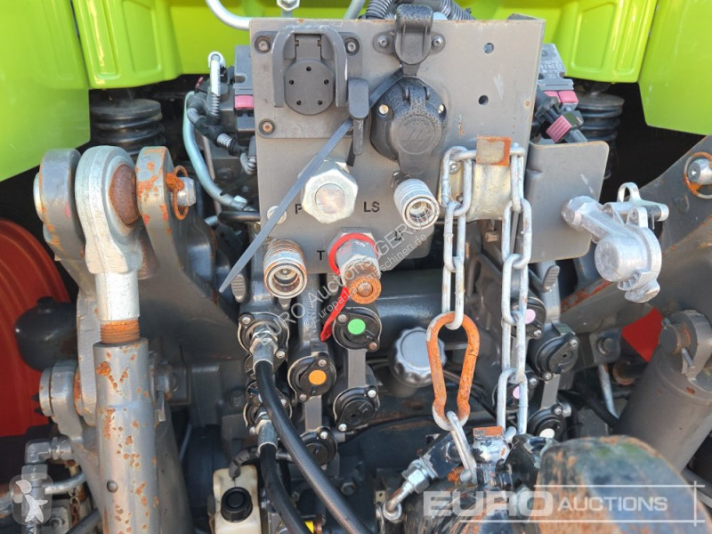 Tracteur agricole Claas Axion 830 CMATIC