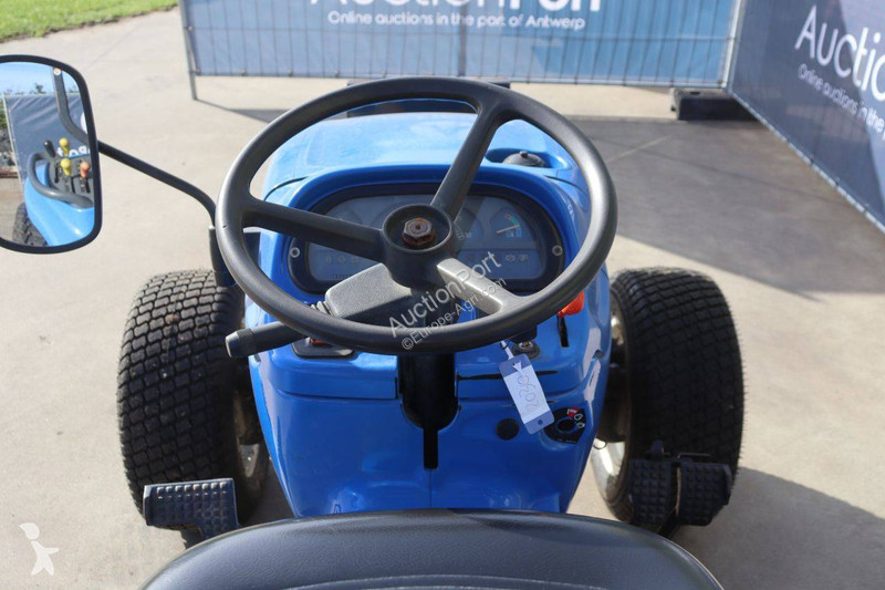 Tracteur agricole New Holland Boomer 2030