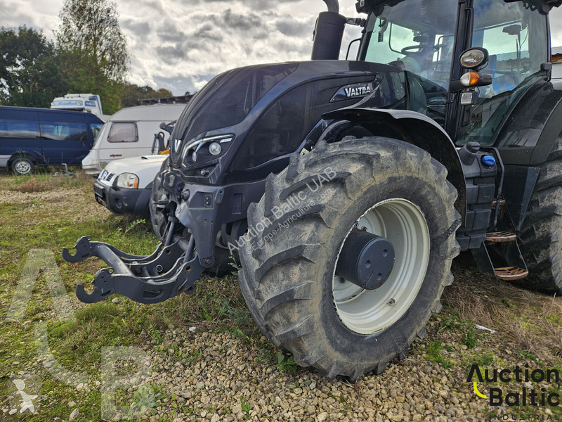 Tracteur agricole Valtra