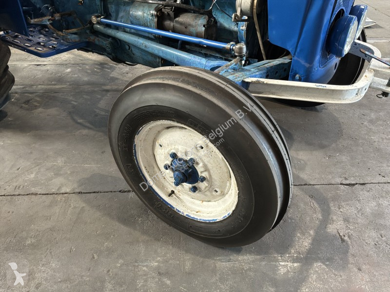 Tracteur agricole  Super Dexta