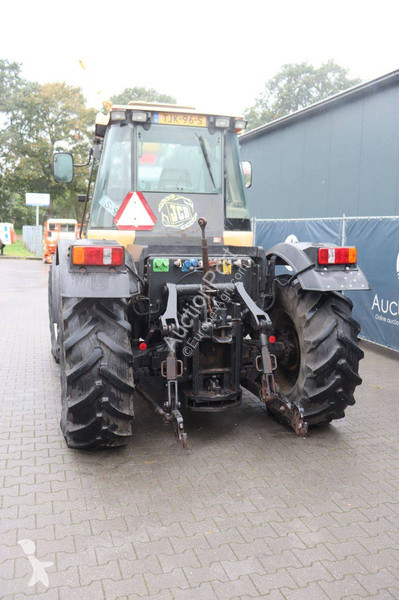 Zemědělský traktor JCB Fastrac 1135
