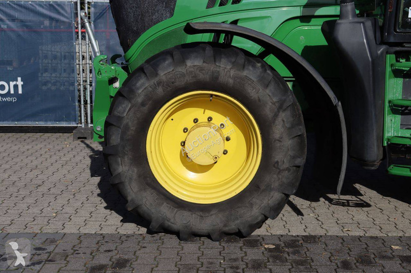 Zemědělský traktor John Deere 6170 R