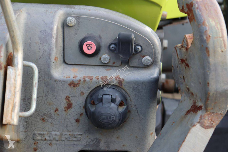 Zemědělský traktor Claas Axion 810
