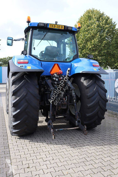 Zemědělský traktor New Holland T8020