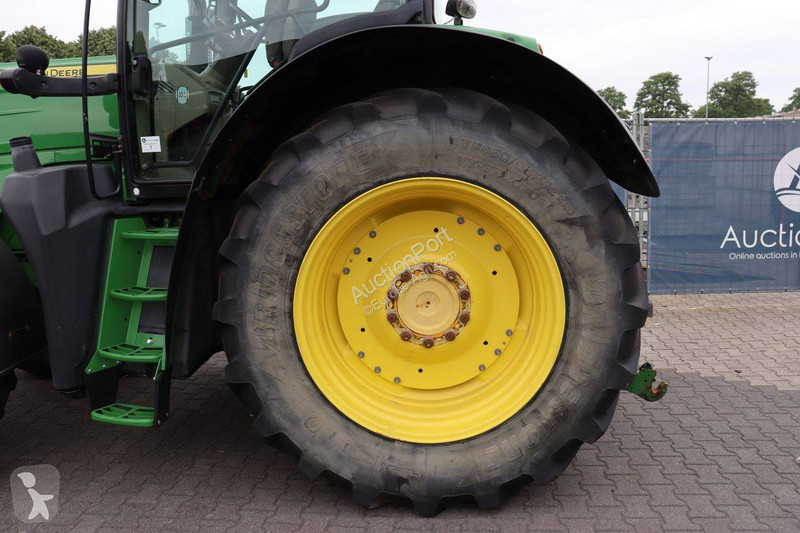Zemědělský traktor John Deere 6190R