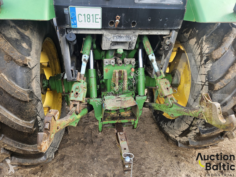 Zemědělský traktor John Deere 3640