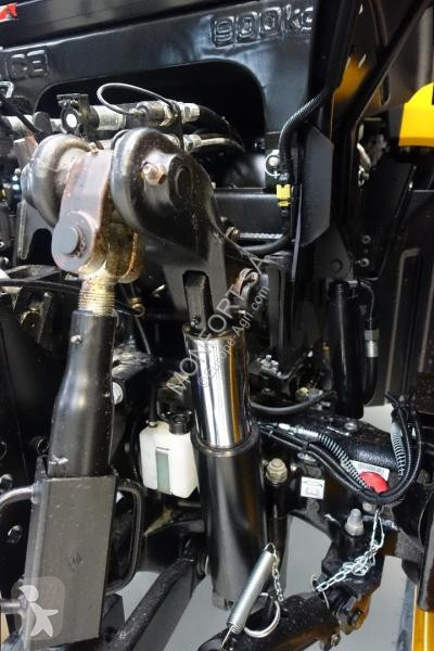 جرار زراعي JCB Icone