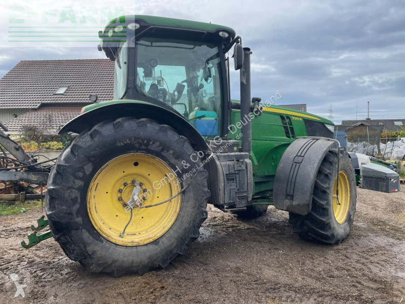 Lantbrukstraktor John Deere 7215R