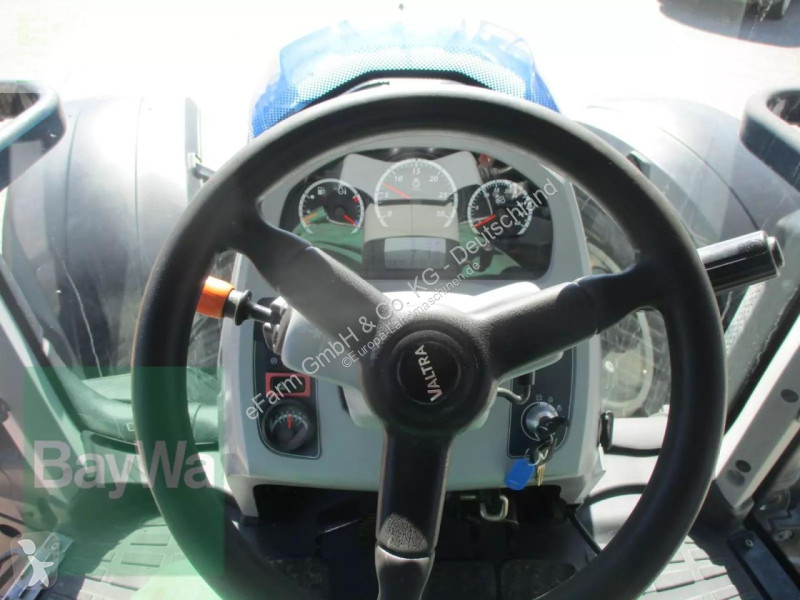 Landbrugstraktor Valtra  n154e v