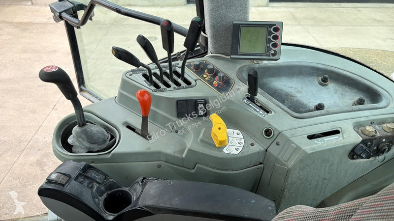 Lantbrukstraktor Massey Ferguson 8220 POWER...