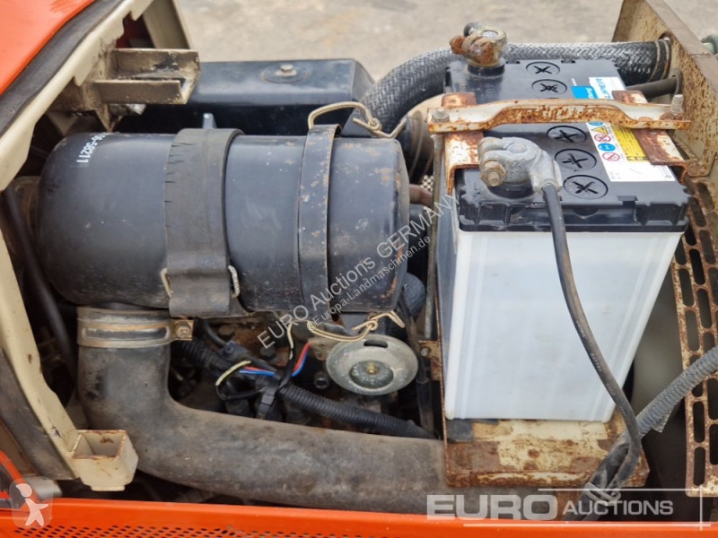 Трактор Kubota B40