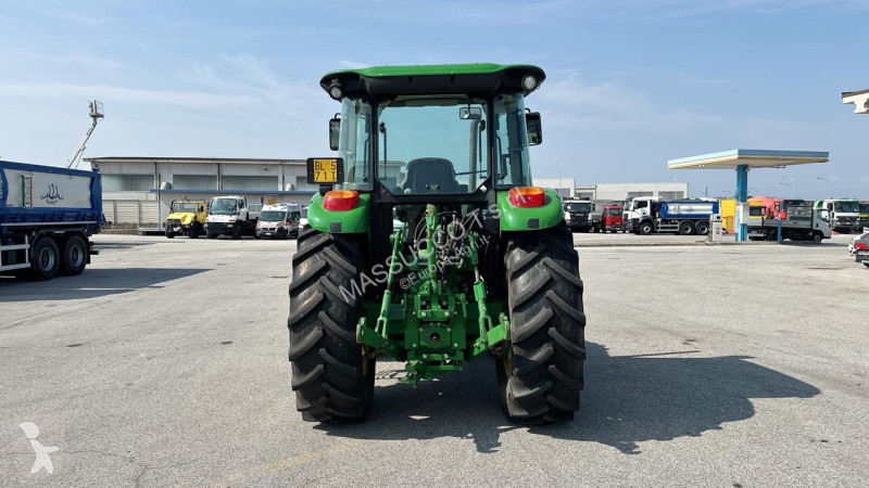 Tractor agrícola John Deere 6100D